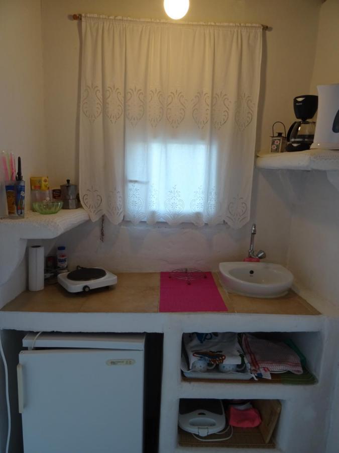 Apartamento Andreas Studio With Private Parcking Triovasálos Exterior foto